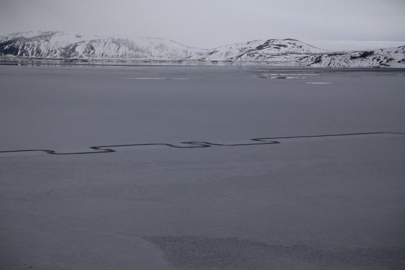 Вторжение инопланетян: таинственные узоры появились на озере в Исландии