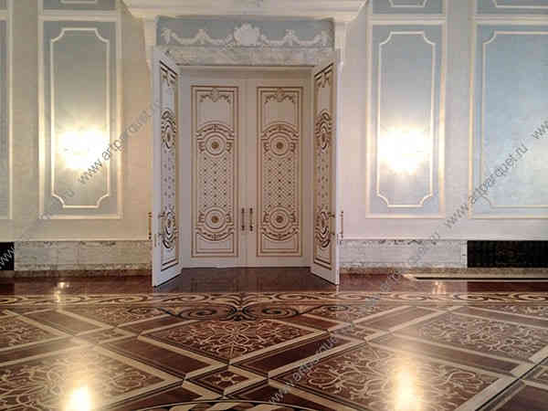 Дворец Президента:  элитный паркет и двери с позолотой (ФОТО)