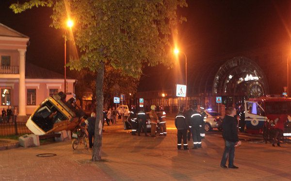 В Бресте опрокинулась маршрутка: пострадали шесть человек