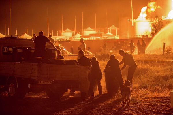 По факту пожара на нефтебазе под Киевом возбуждено уголовное дело