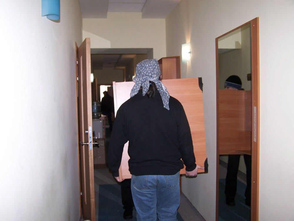 Где заказать грузоперевозки и грузчиков