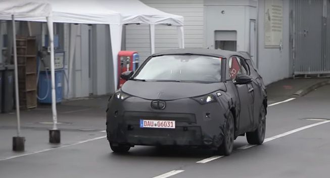 Фотошпионы засняли прототип серийного Toyota C-HR на видео