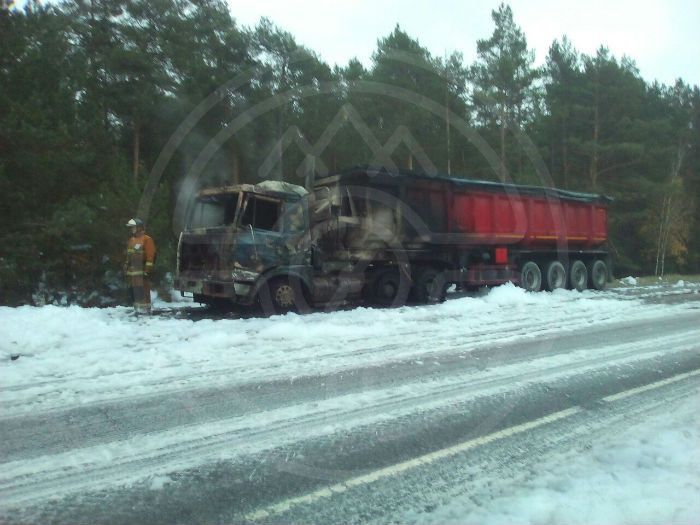 На трассе Минск — Микашевичи в результате пожара уничтожен грузовик
