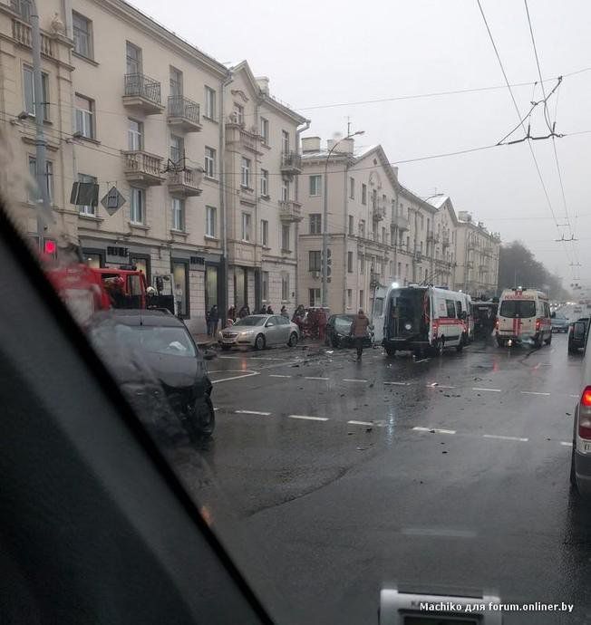 В Минске произошло ДТП с участием скорой, пострадали 3 человека