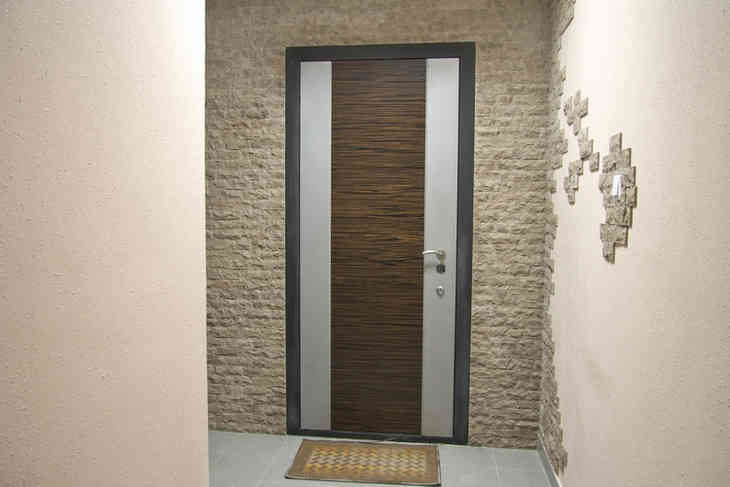 Оформление входной двери внутри квартиры (ФОТО)