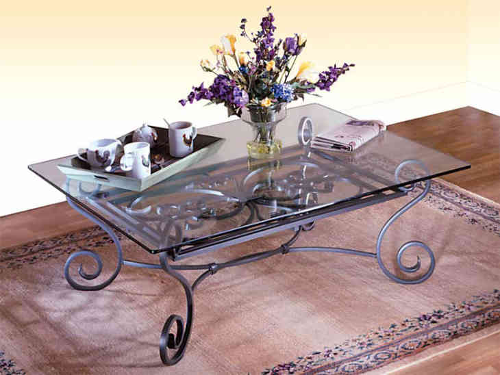 Дизайн кованых кроватей и столиков