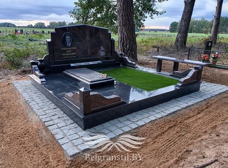 Памятник из гранита