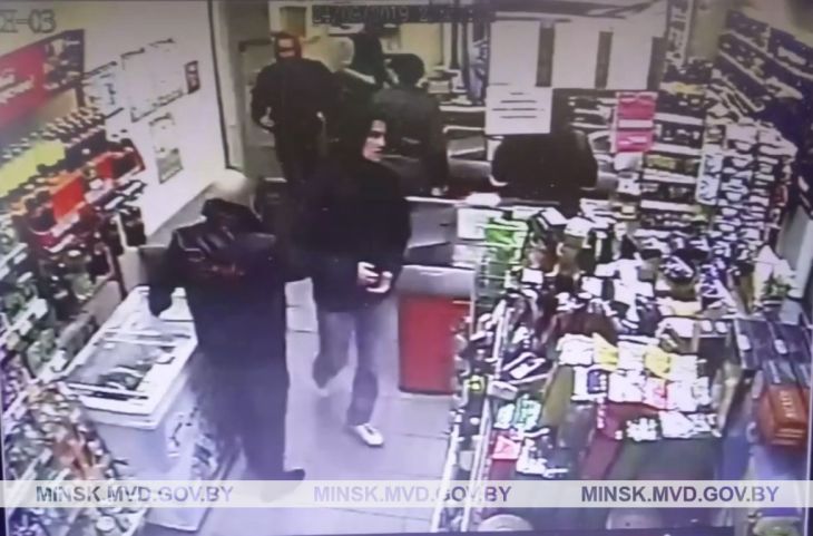 Милиция ищет двух мужчин, которые подозреваются в нападении на жителя Минска 