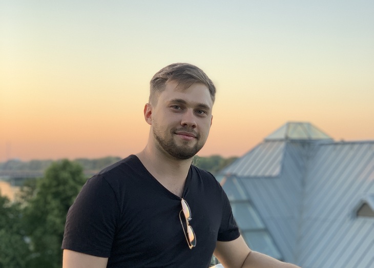 программист