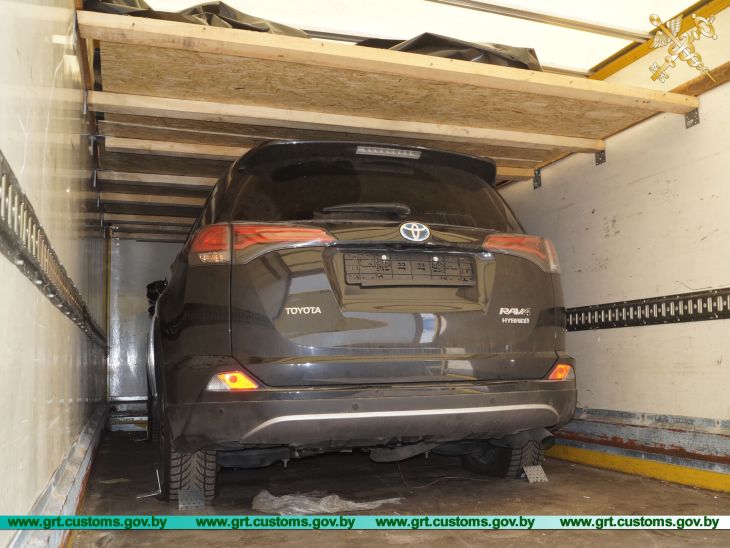 В Гродно конфискованы Toyota и Lexus, которые незаконно перемещались через белорусско-литовскую границу