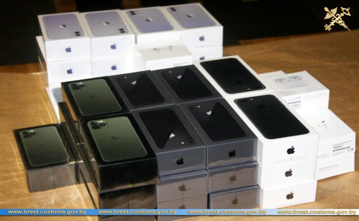 100 кг экстази, $100 тысяч и 58 iPhone «для себя»: ТОП-7 самых впечатляющих случаев контрабанды на Брестской таможне