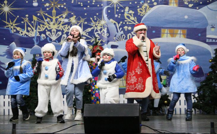 Новый год к нам идет. Посмотрите, как в Гомеле ёлку зажигали