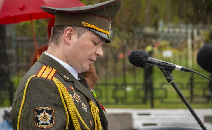 Митинг памяти, Новобелица