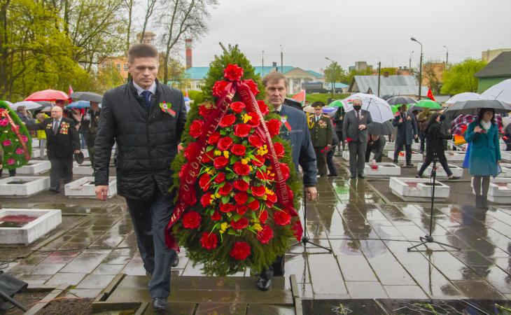 Митинг памяти, Новобелица