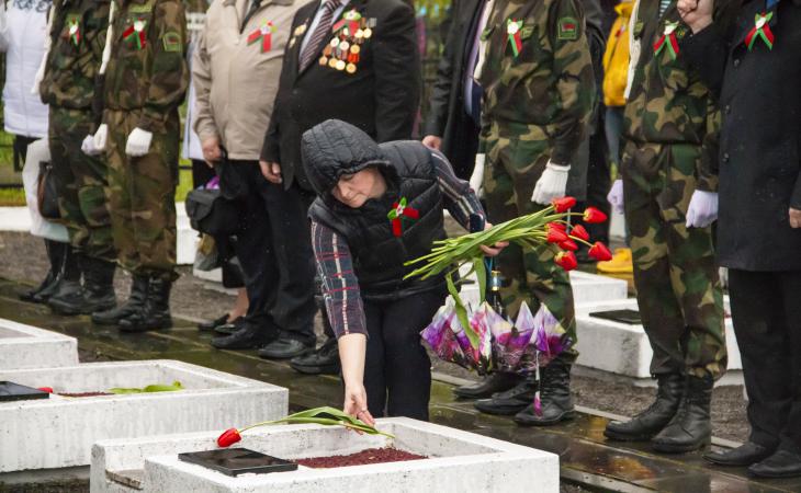 Митинг памяти, Новобелица