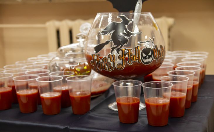 Рыцари, вампиры, байкеры и фаер-шоу: как гомельчане отмечали Хэллоуин