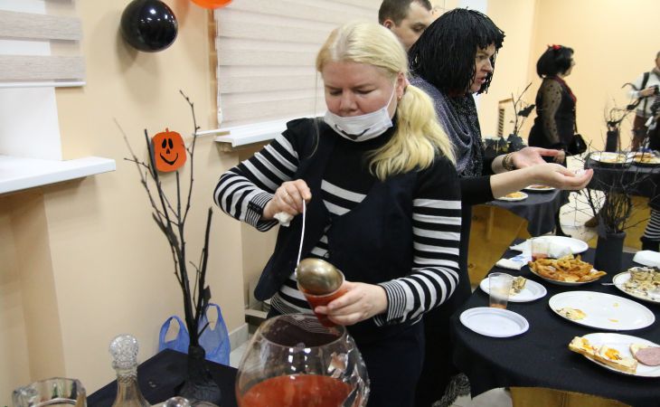 Рыцари, вампиры, байкеры и фаер-шоу: как гомельчане отмечали Хэллоуин