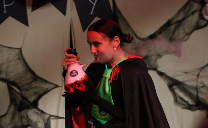 Рыцари, вампиры, байкеры и фаер-шоу: как гомельчане отмечали Хэллоуин