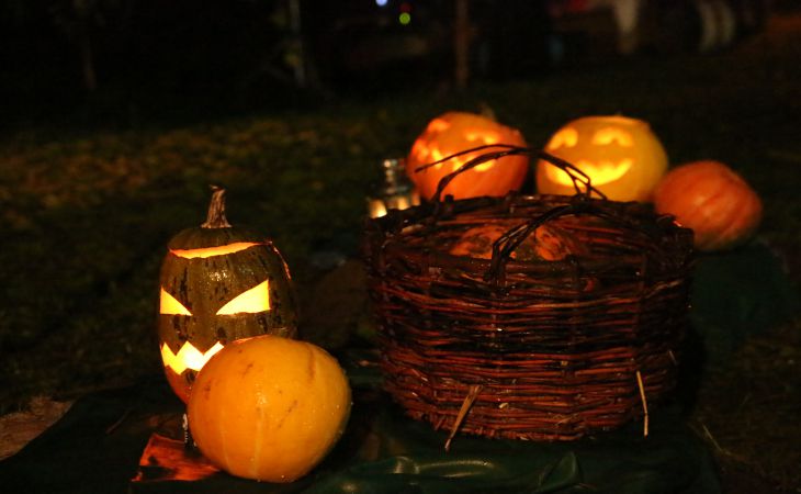 Рыцари, вампиры, байкеры и фаер-шоу: как гомельчане отмечали Хэллоуин