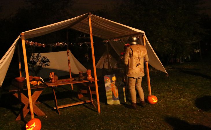 Рыцари, вампиры, байкеры и фаер-шоу: как гомельчане отмечали Хэллоуин