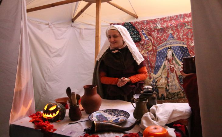 Рыцари, вампиры, байкеры и фаер-шоу: как гомельчане отмечали Хэллоуин