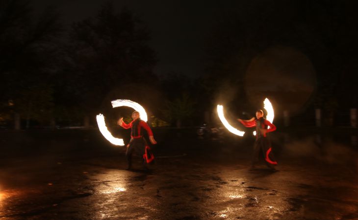 Рыцари, вампиры, байкеры и фаер-шоу: как гомельчане отмечали Хэллоуин