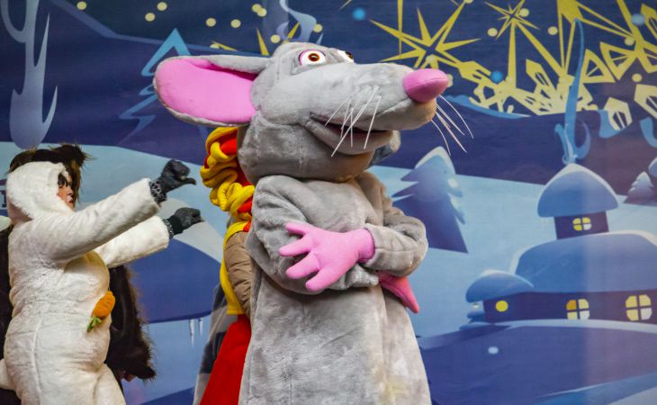 Мышь, Бык и деревня Деда Мороза. Как в Гомеле новогоднюю ёлку зажигали