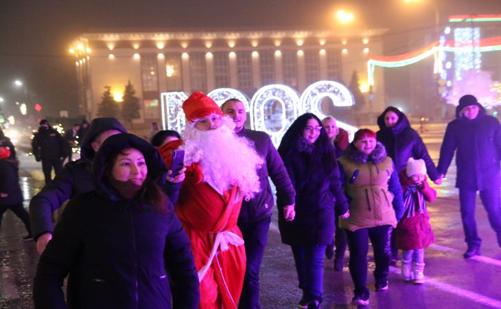 2021 год наконец пришёл. Посмотрели, как его встречали в Гомеле