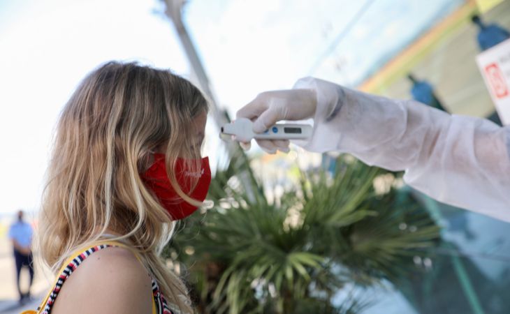 В Албанию прилетели первые туристы из Беларуси. Посмотрите, как их встречали