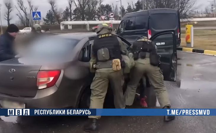 МВД показало, как в Могилеве задерживали трафикера из России