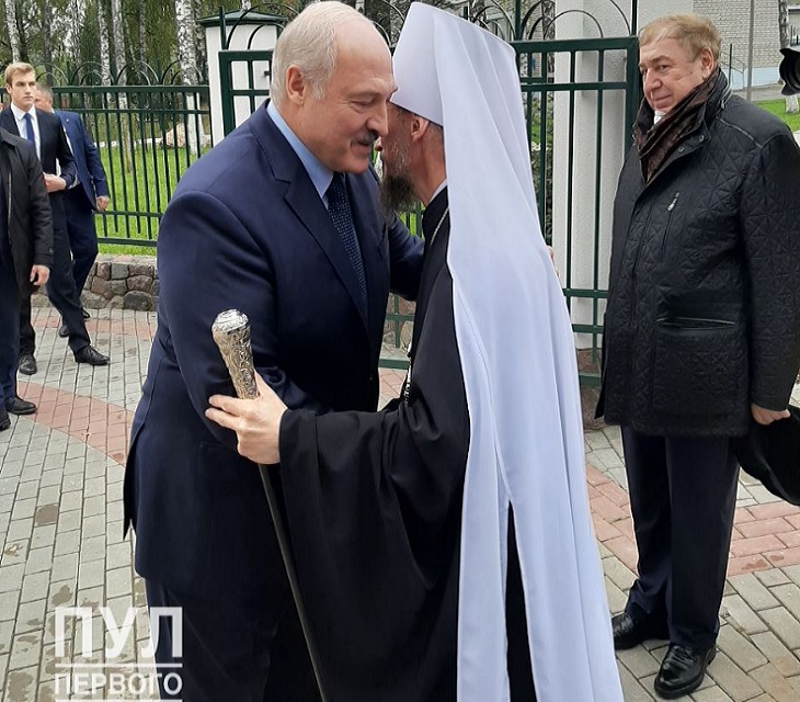 Николай Лукашенко появился на публике вместе с отцом