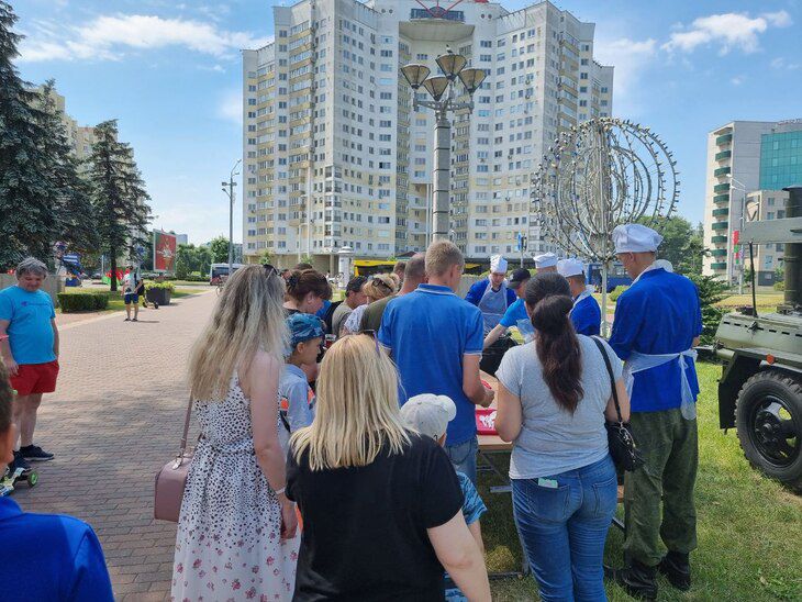 Как жители Минска отмечают День Независимости. Смотрим в фоторепортаже