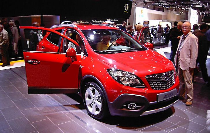 автомобиль Opel