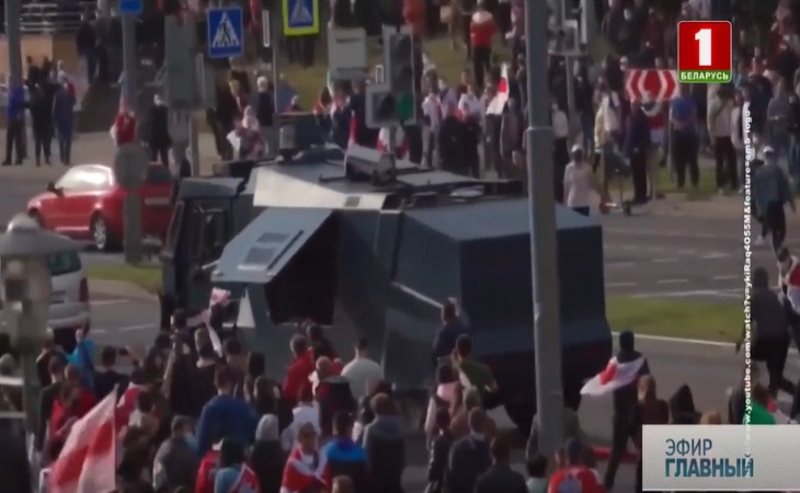 На ГосТВ показали кадры воскресного протеста в Минске и рассказали, кто вывел людей на улицы