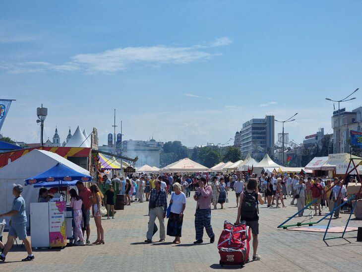 Как жители Минска отмечают День Независимости. Смотрим в фоторепортаже