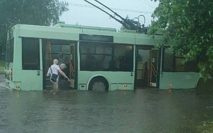 троллейбус