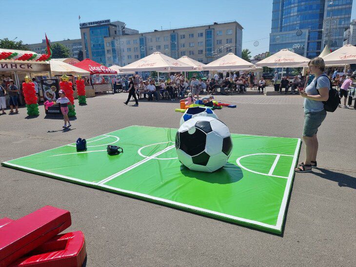 Как жители Минска отмечают День Независимости. Смотрим в фоторепортаже