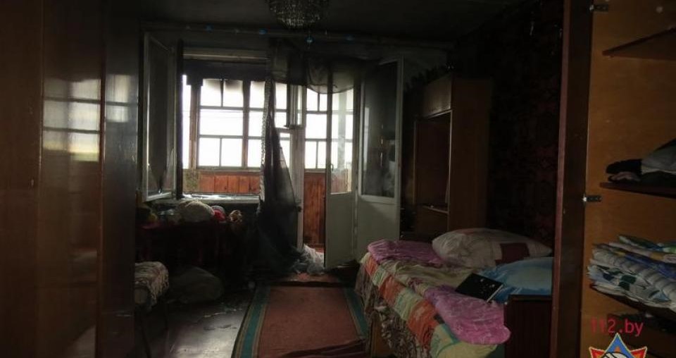 На пожаре в Любани работники МЧС спасли двоих и эвакуировали 15 человек‍