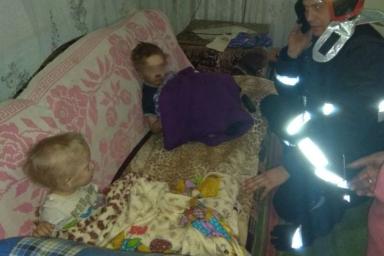 В Светлогорске двое маленьких детей оказались в горящей квартире