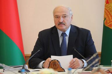 Марзалюку – орден, Щеткиной – почетное звание. Лукашенко наградил депутатов и сенаторов шестого созыва