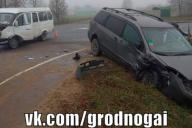 Под Гродно женщина на Toyota врезалась в маршрутку и вылетела в кювет