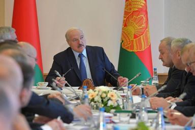 Лукашенко: Найдите не сыновей и не любовниц, а хороших специалистов 