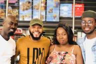 Парень сделал девушке предложение в KFC. Это было лучшее решение в его жизни