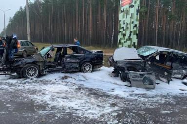 В Борисове BMW влетел в пропускавший его Volkswagen: три человека пострадали