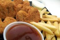 Мужчина целую неделю питался только куриными наггетсами и фастфудом. Вот что с ним произошло