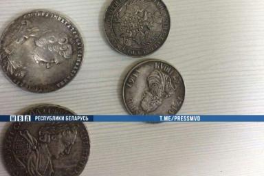 В Лепеле мужчина помог задержать аферистов из России, продававших белорусам «царские» монеты