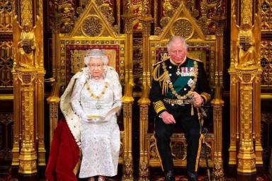 Королева Великобритании Елизавета II может отречься от престола