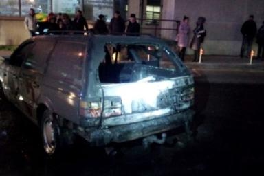 В Минске рядом с Немигой в вечерний час пик загорелась машина