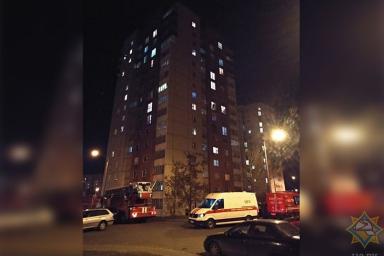 В Минске произошел пожар в 16-этажном доме: хозяина горящей квартиры спасли