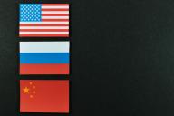 флаги США, России и Китая